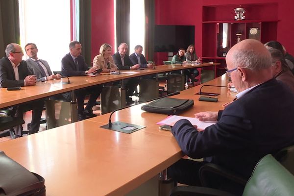 Une réunion s'est déroulée ce jeudi 30 mars entre plusieurs maires de Corse-du-Sud et les présidents de l'Exécutif, de l'Assemblée de Corse et des différents groupes. • © M. Fiamma/FTV
